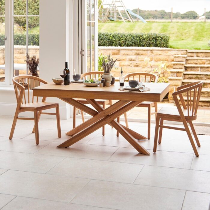 amelia-oak-wood-non-extending-dining-table-laura-james-1_d6e27f66-b346-428f-a798-6e20c3f3cf8c