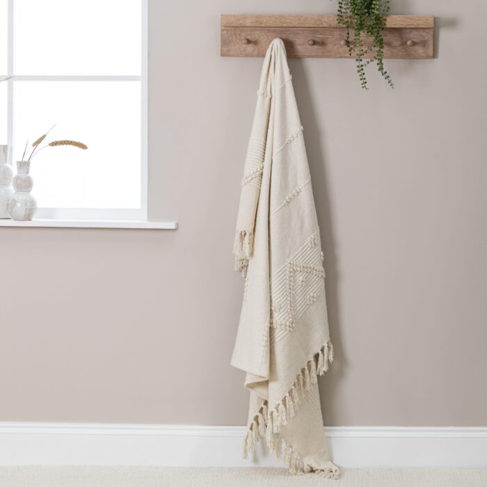 willow-wooden-coat-rack-with-shelf-whitewash-laura-james-1_67e10cc9-68fc-4479-a078-b253d39b6ffb