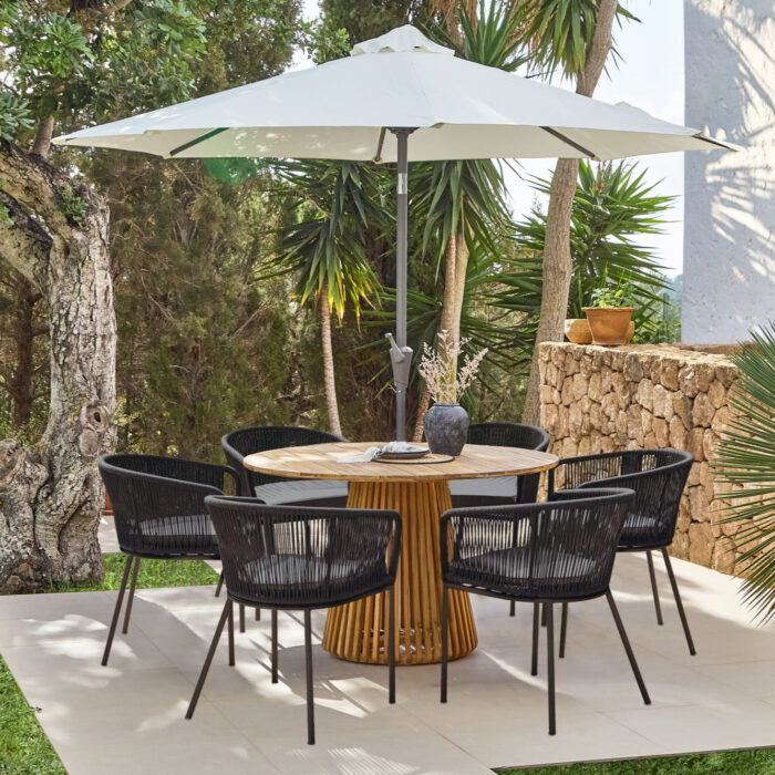 WILLOW_120CM_ROUND_DINING_TABLE_NATURAL_ACACIA_6_HALI_BLACK_CHAIRS_WITH_PARASOL_e36dc72f-7ac2-4765-ac98-69f9829b5fd6_1